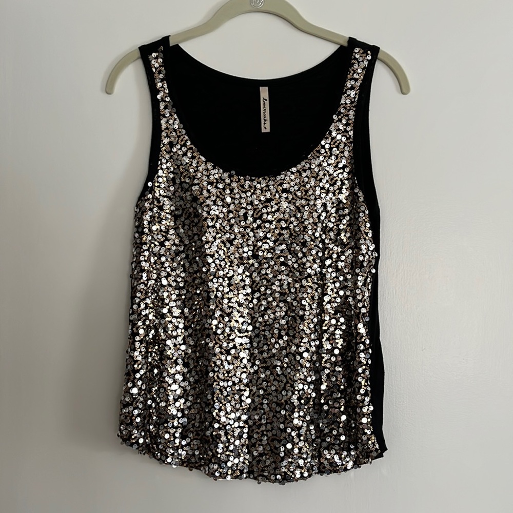 Lovemarks sequenced tank top only worn once! Bought at Lord & Taylor
